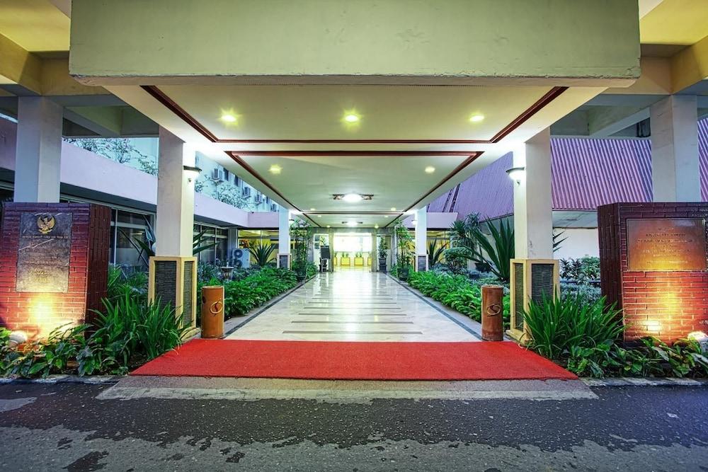 Sahid Kawanua Hotel Manado Kültér fotó